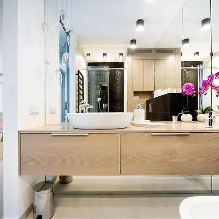 Lemir Wawrzynca 21 *